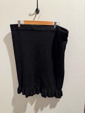 BCBG Paris Black Ruffle Hem Knit Mini Skirt